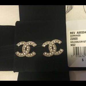 Authentic NWT Chanel CC Golden Crystal earrings